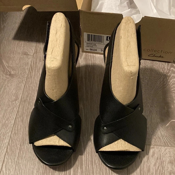 NIB Clarks Margee Eve Black Leather Slingback Cork Wedge 7 1/2W - Picture 2 of 15